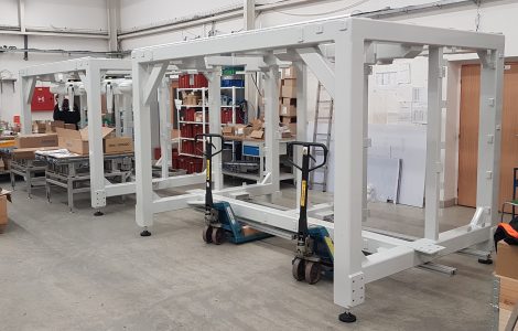 Stroje a technologická zařízení Robotická buňka pro Nestlé